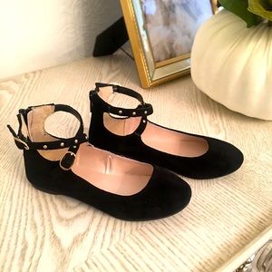 Girl black shoes